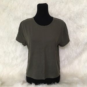 Wild fable short sleeve short, Size medium